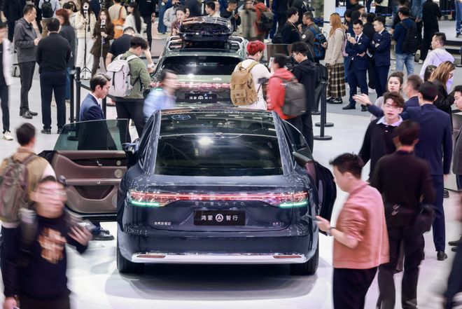 场享界S9的强势突围全靠“离经叛道”？澳门新葡京app轿旅双子星炸穿豪车市(图3)